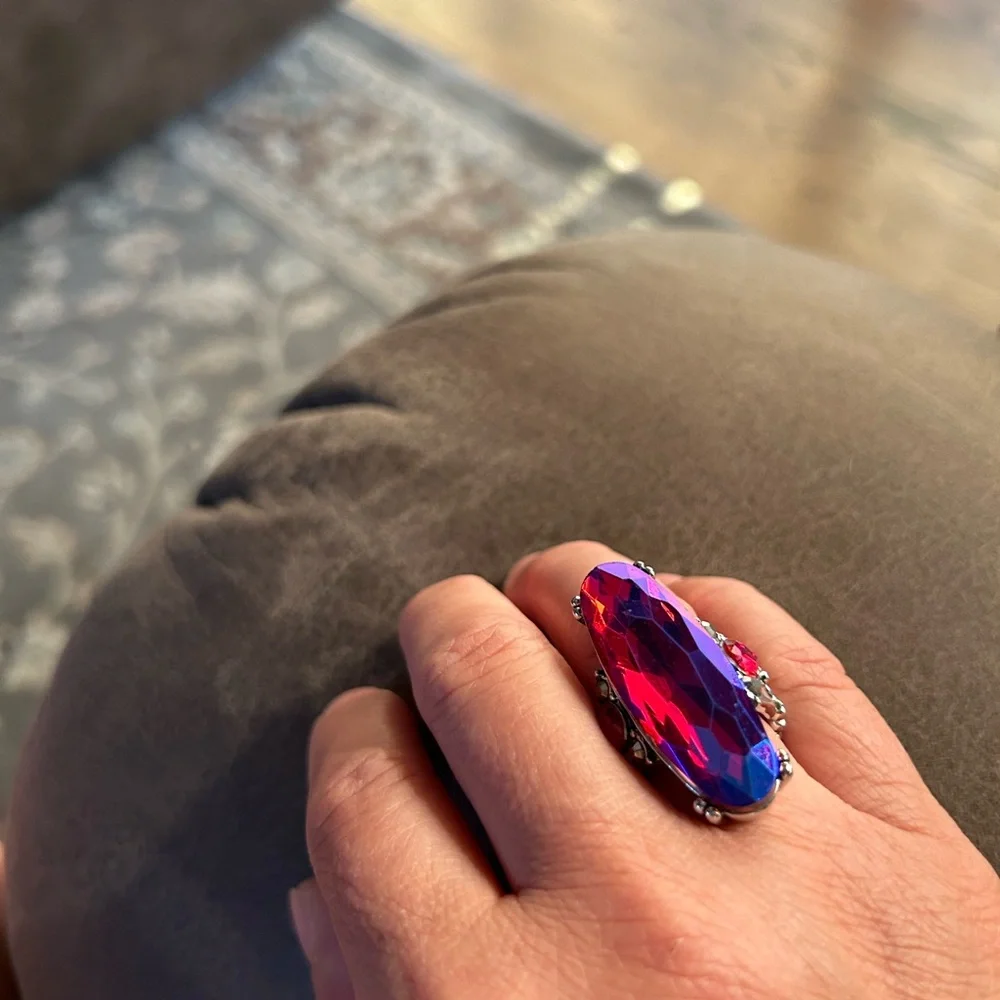 Statement Ring - Picture 2 of 3